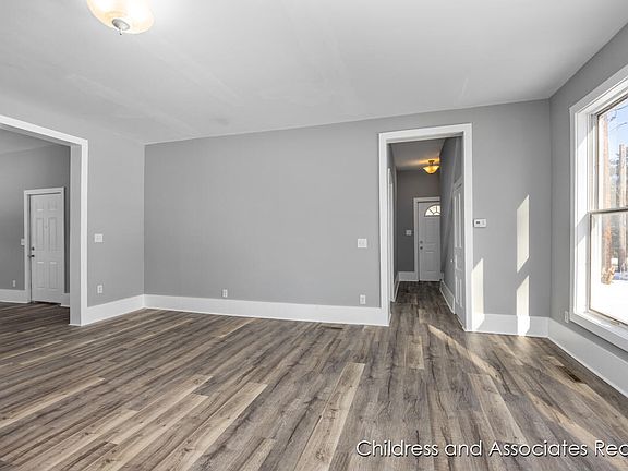 4th image of 227 W Edgerton St