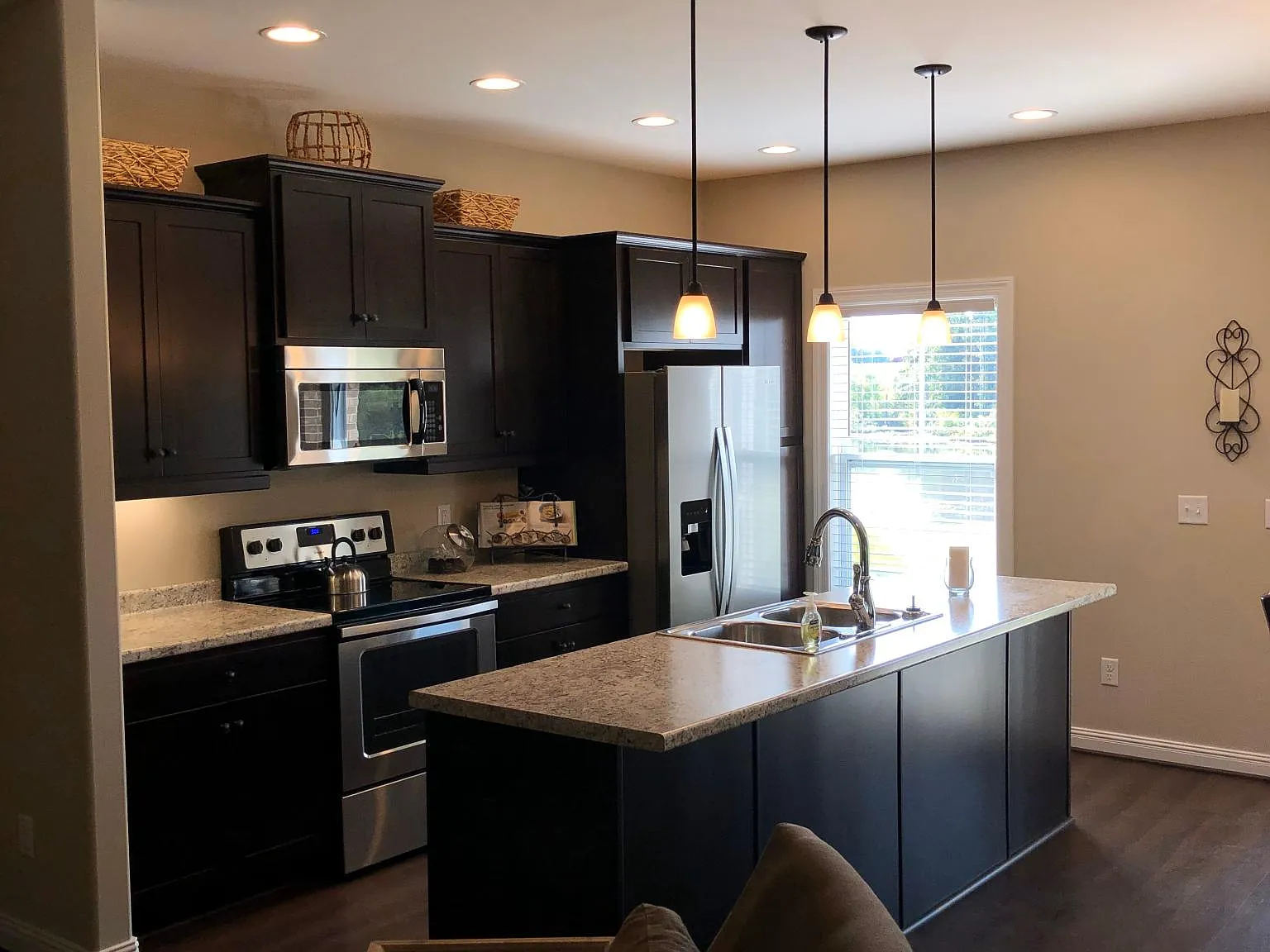 919 Windsor Isle Dr — Photo 2