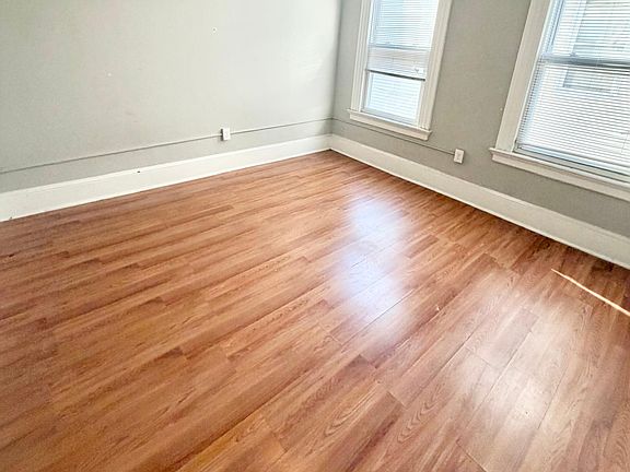 4th image of 153 Humphrey St #2