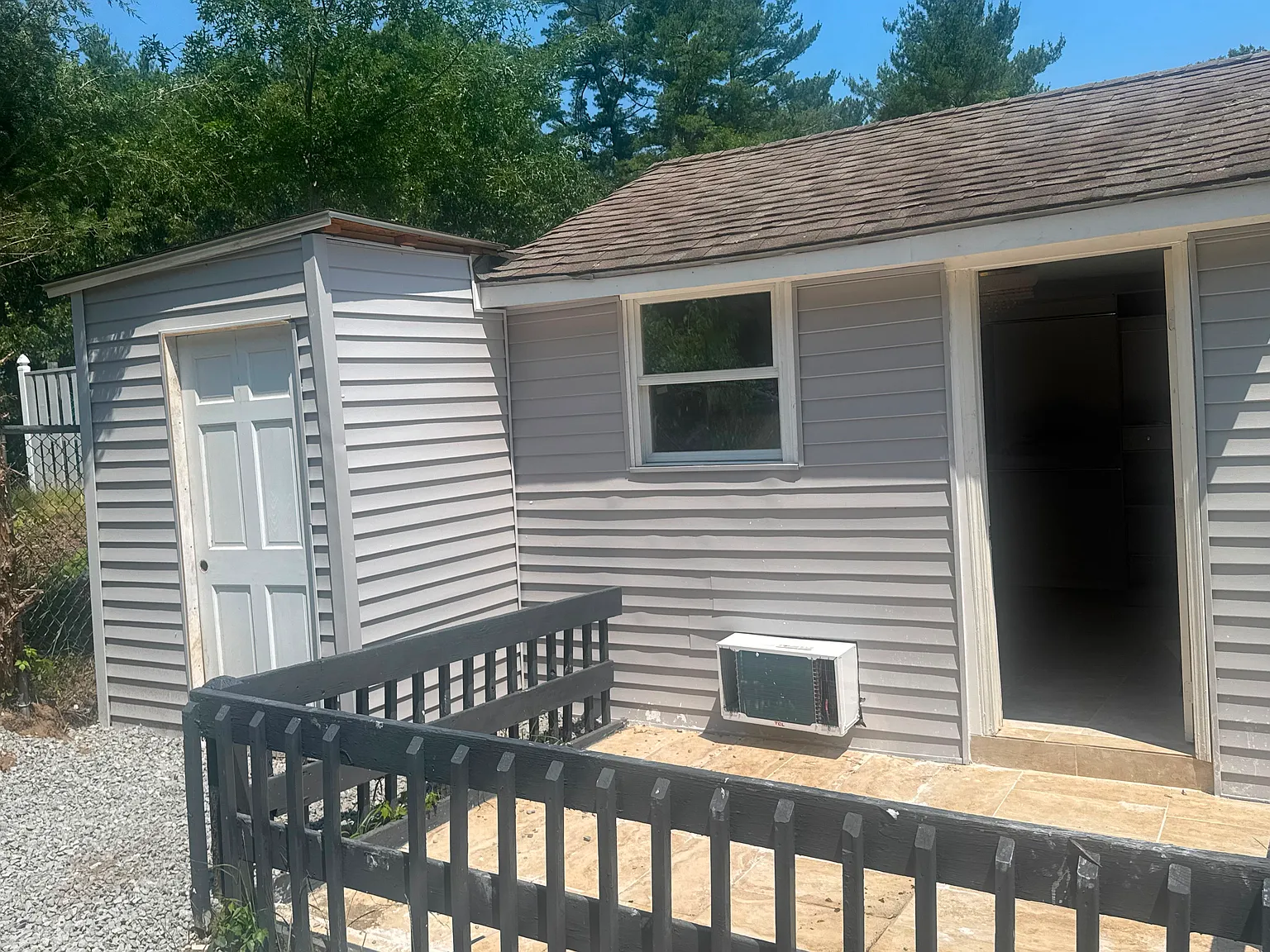 Studio, 700 sqft, $1,500 — Photo 2