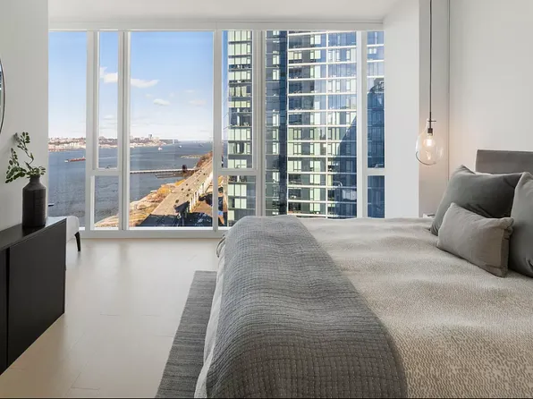 675 West 59th Street 1005 image 3 of 17