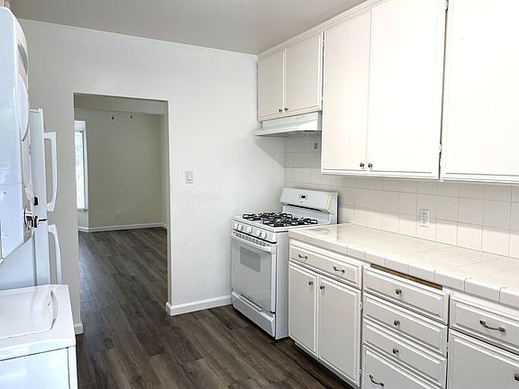 5th image of 202 W Mariposa Ave