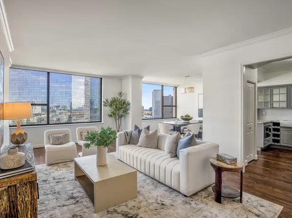 15 Greenway Plz Unit 12D, Houston, TX 77046