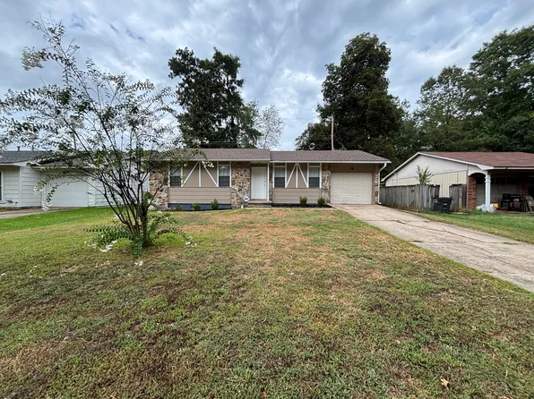 4 Woodbriar Ct, Jacksonville, AR 72076