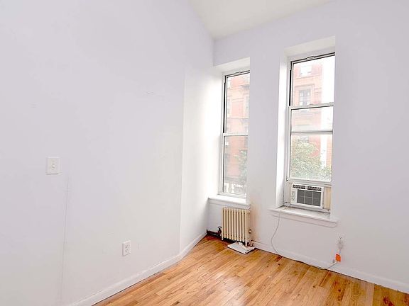 5th image of 207 W 121st St #F2