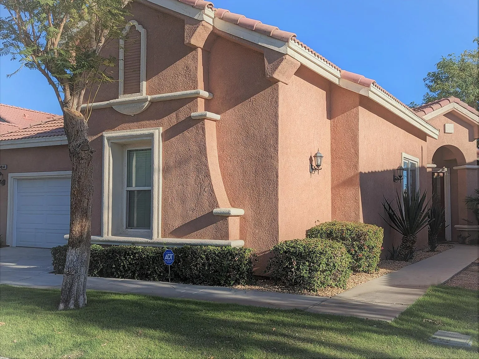 2 bed, 2112 sqft, $2,800 — Photo 3