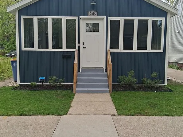 249 Lexington Ave NW, Grand Rapids, MI 49504