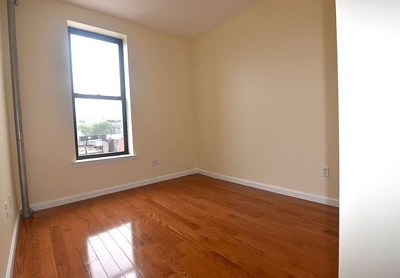 5th image of 465 46th St APT 19
