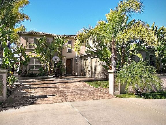 Professionally Landscaped w/ Tropical Theme