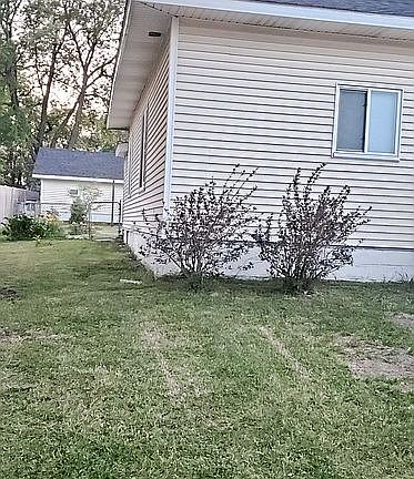 SW-View of front house