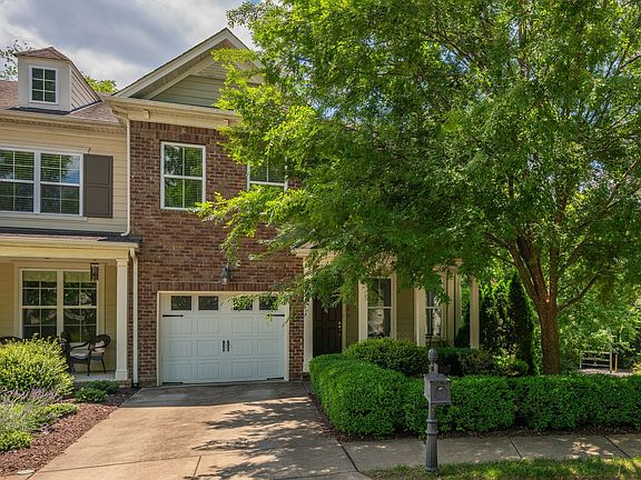 3rd image of 1540 Hampshire Pl