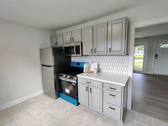 3rd image of 3773 Westbrook Dr