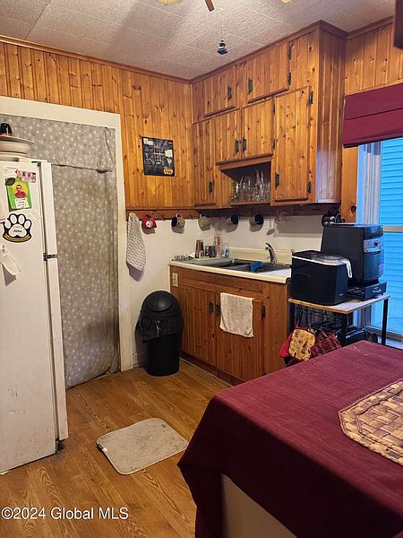 3rd image of 111 Saratoga Avenue
