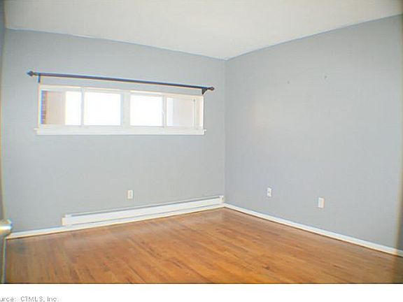 4th image of 235 West Walk