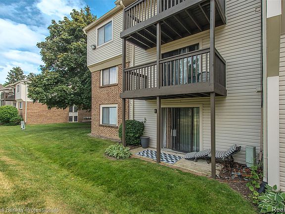 2nd image of 30078 W Twelve Mile Rd Unit 99