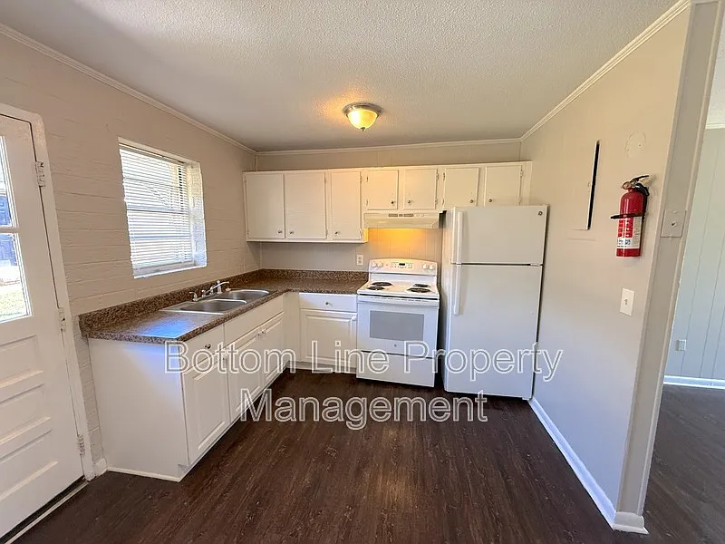 2 bed, 1.0 bath, 800 sqft, $800 — Photo 4