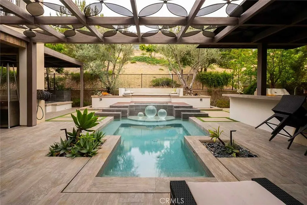 4 bed, 4.5 bath, 4930 sqft, $26,000 — Photo 1
