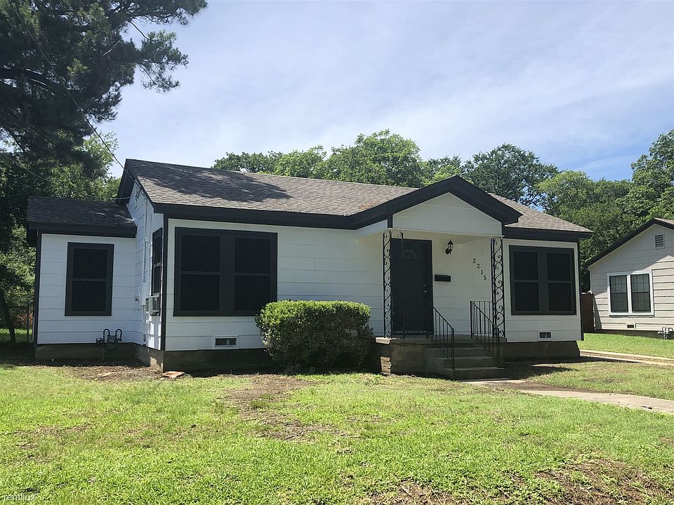 2215 Fowler