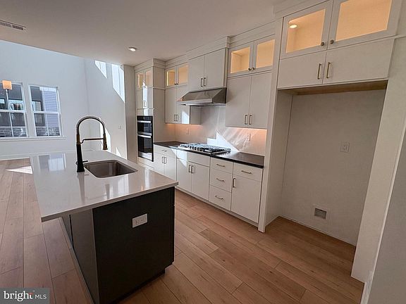 4th image of 8207 Donatello Dr #872