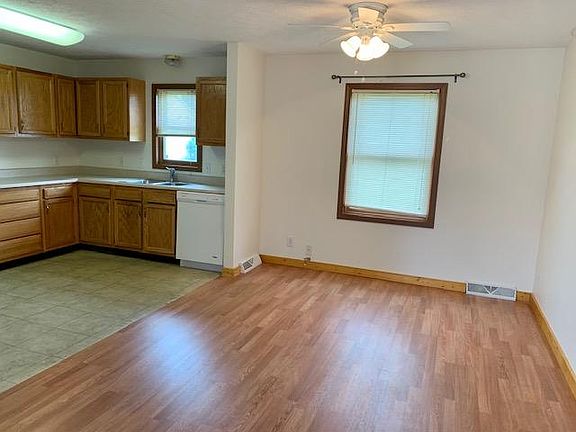 4th image of 1038 Eleanor Ave