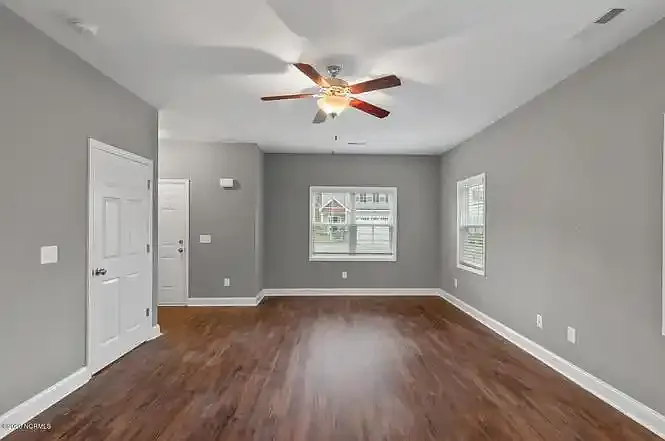 518 Everett Glades — Photo 5