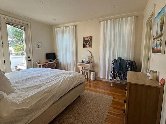 4th image of 308 Beacon St Unit 3