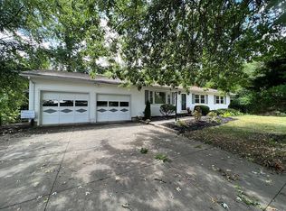 2882 Cliffside Dr, Akron, OH 44321