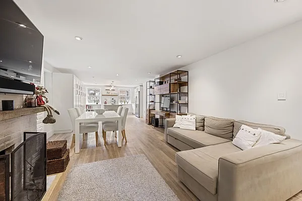 Sold by Compass | media 2