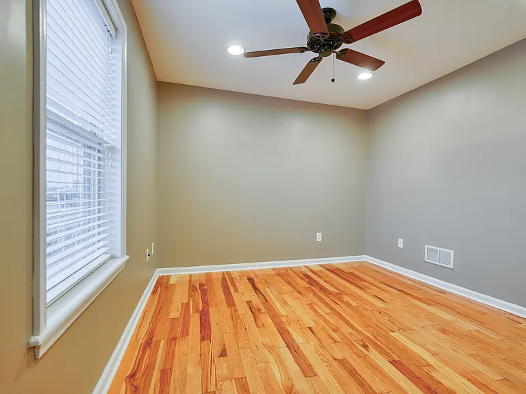 64 E Heath St — Photo 17