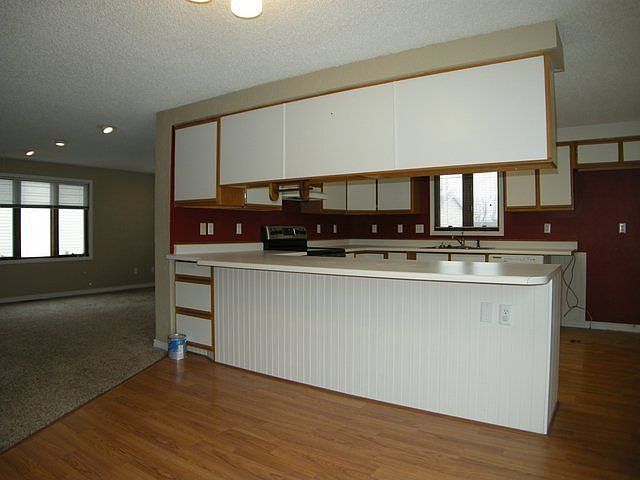 2nd image of 820 N Fir Ct