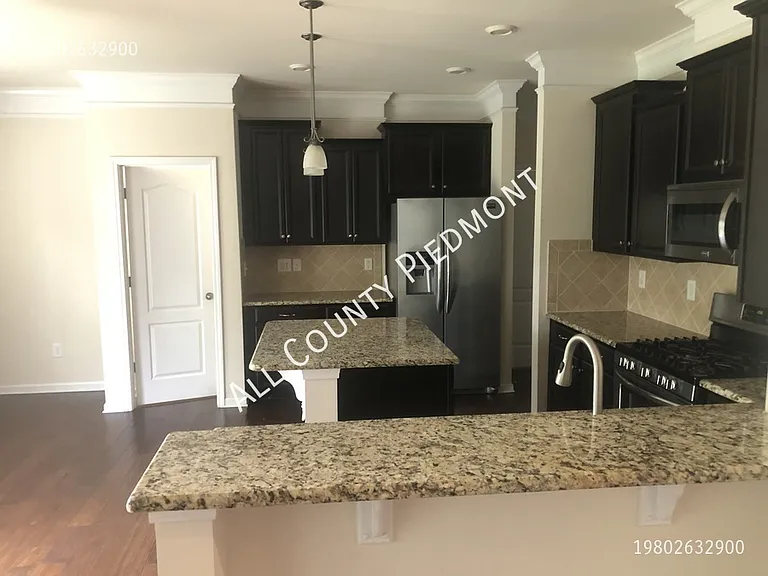 7711 Kelburn Ln — Photo 6