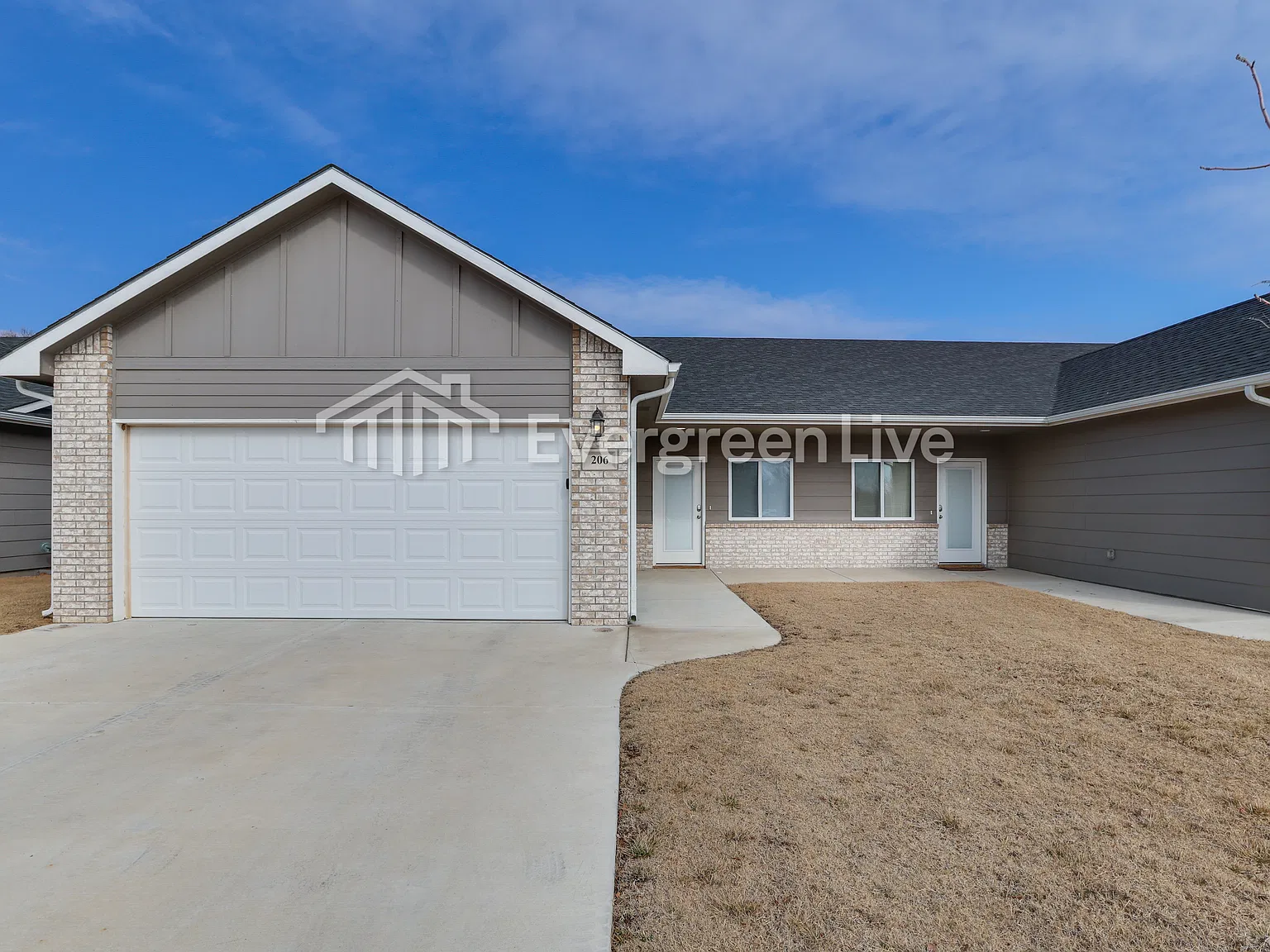 3 bed, 2.0 bath, 1207 sqft, $1,345 — Photo 3
