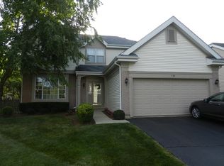 732 Foxmoor Ln, Lake Zurich, IL 60047