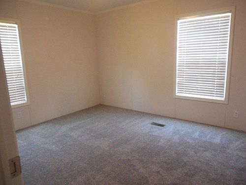 5th image of 222 Deana Ln