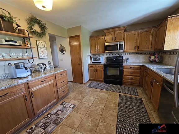 5th image of 3306 S 152nd Avenue Cir