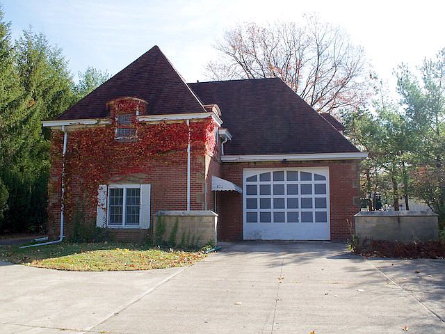 1st image of 673 Marion Ave