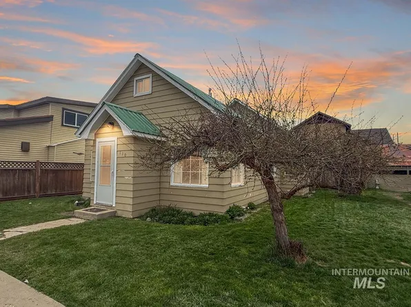 110 W Market St, Cascade, ID 83611