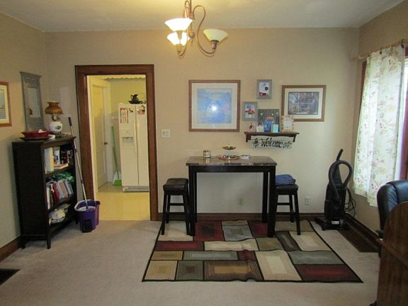 3rd image of 215 W Oconnor Ave