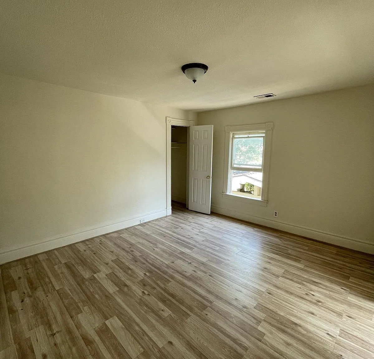 2 bed, 725 sqft, $1,950 — Photo 4