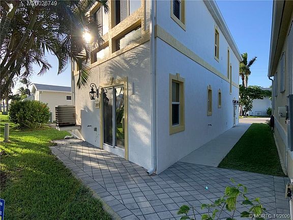 5th image of 2097 Nettles Blvd