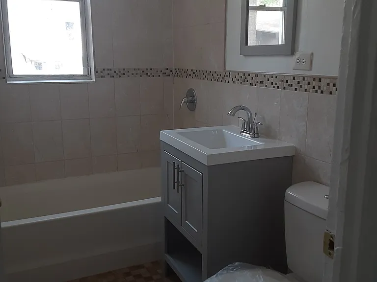 317 William St #B — Photo 9
