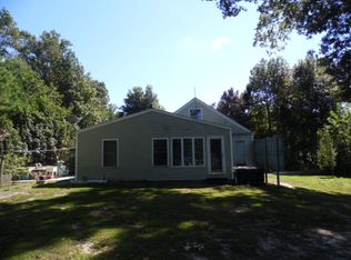 167 Lawrence Cove Ln, Kilmarnock, VA 22482