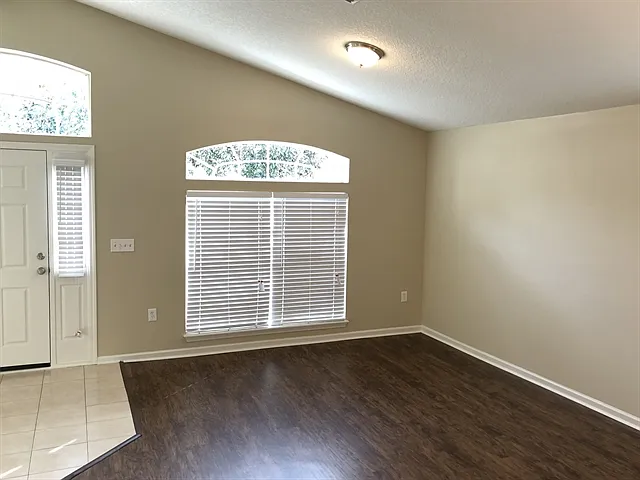 1312 River City St — Photo 2