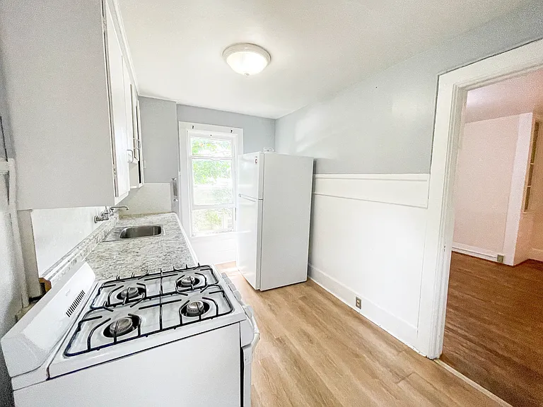 705 E Seneca St — Photo 14