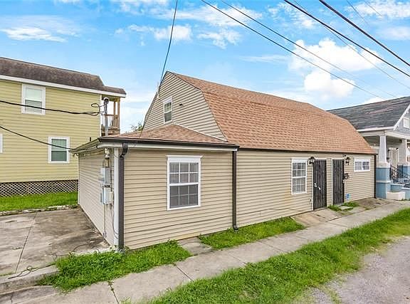 2nd image of 1606 Music St