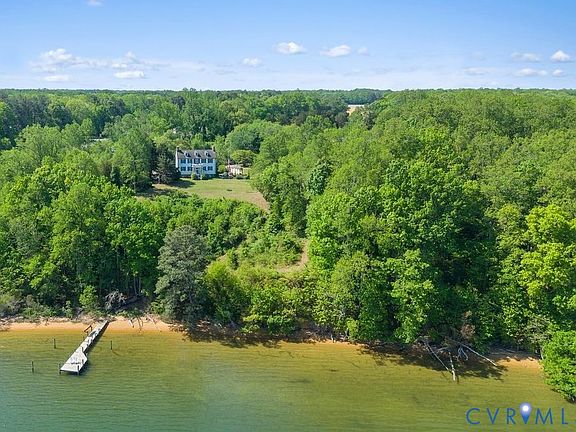 2nd image of 120 River Hill Rd