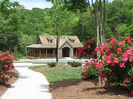 2nd image of 2215 Viewcrest Ln Lot 77