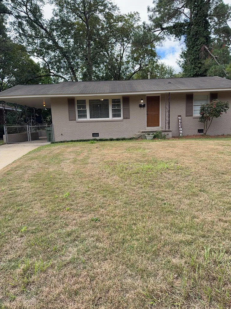 Forest Hills Dr 437 (PI) - 437 — Photo 1