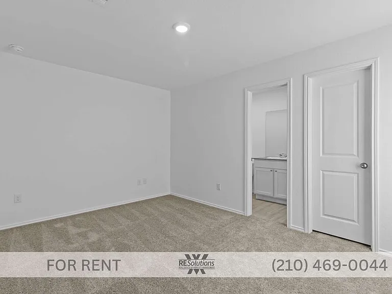 7602 Chancery Gate — Photo 1