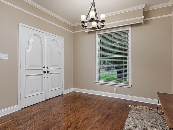 5th image of 203 E Umphress St